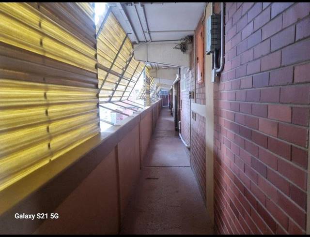 2 BEDROOM APARTMENT FOR SALE IN MALVERN